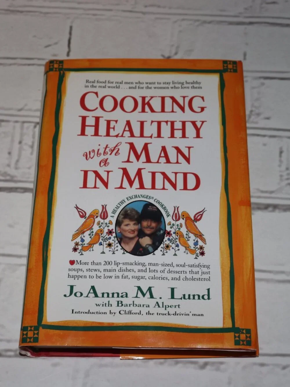 🍽️ Cooking Healthy with a Man in Mind · JoAnna M. Lund · Hardcover 1997 BK